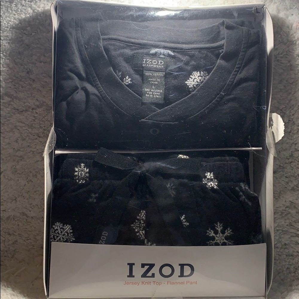 New IZOD PAJAMA SET